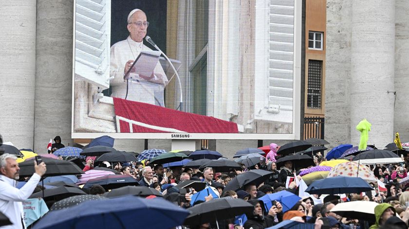 Papa. “Não podemos calar: o sofrimento de inocentes é um escândalo para a Humanidade”