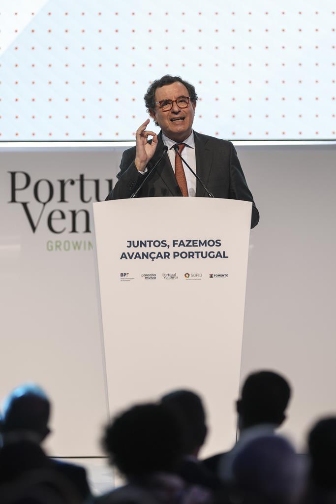 Ministro da Economia promete rever apoios aos combustíveis