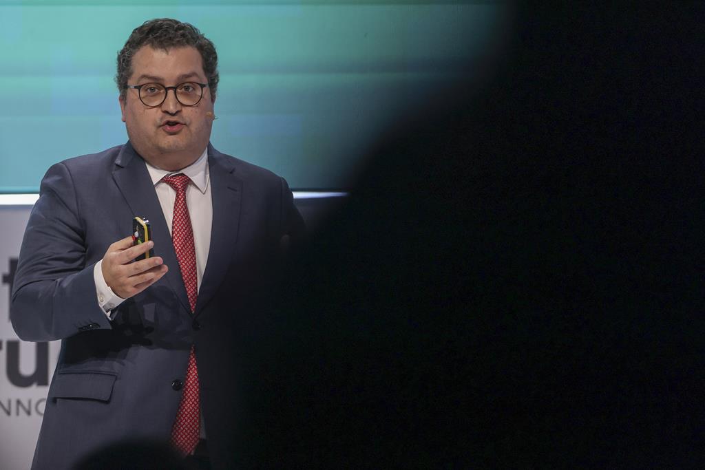 Ministro das Finanças antecipa "boa surpresa" no excedente de 2025