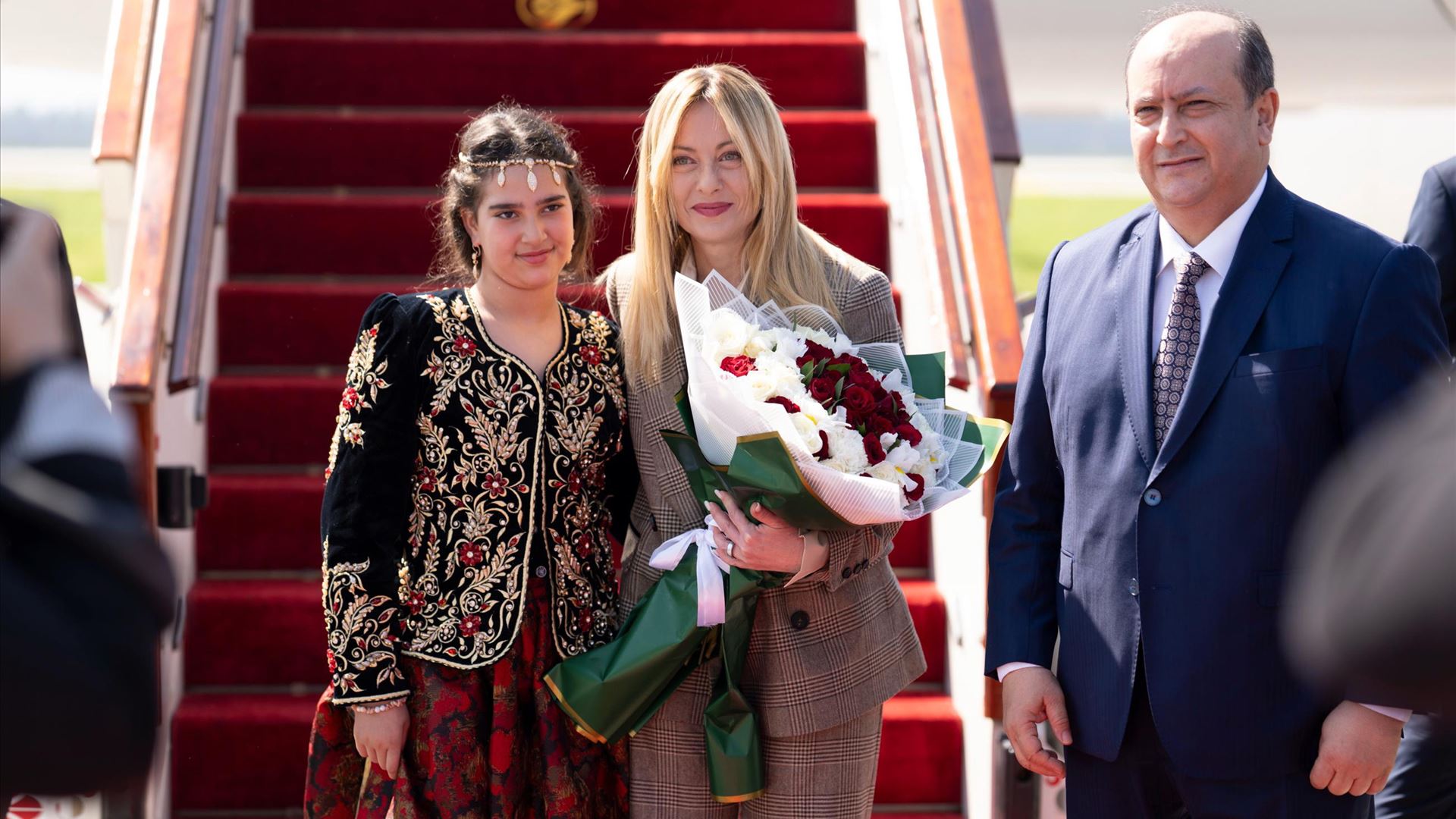 Meloni pede circulação no Estreito de Ormuz após visita ao Golfo Pérsico