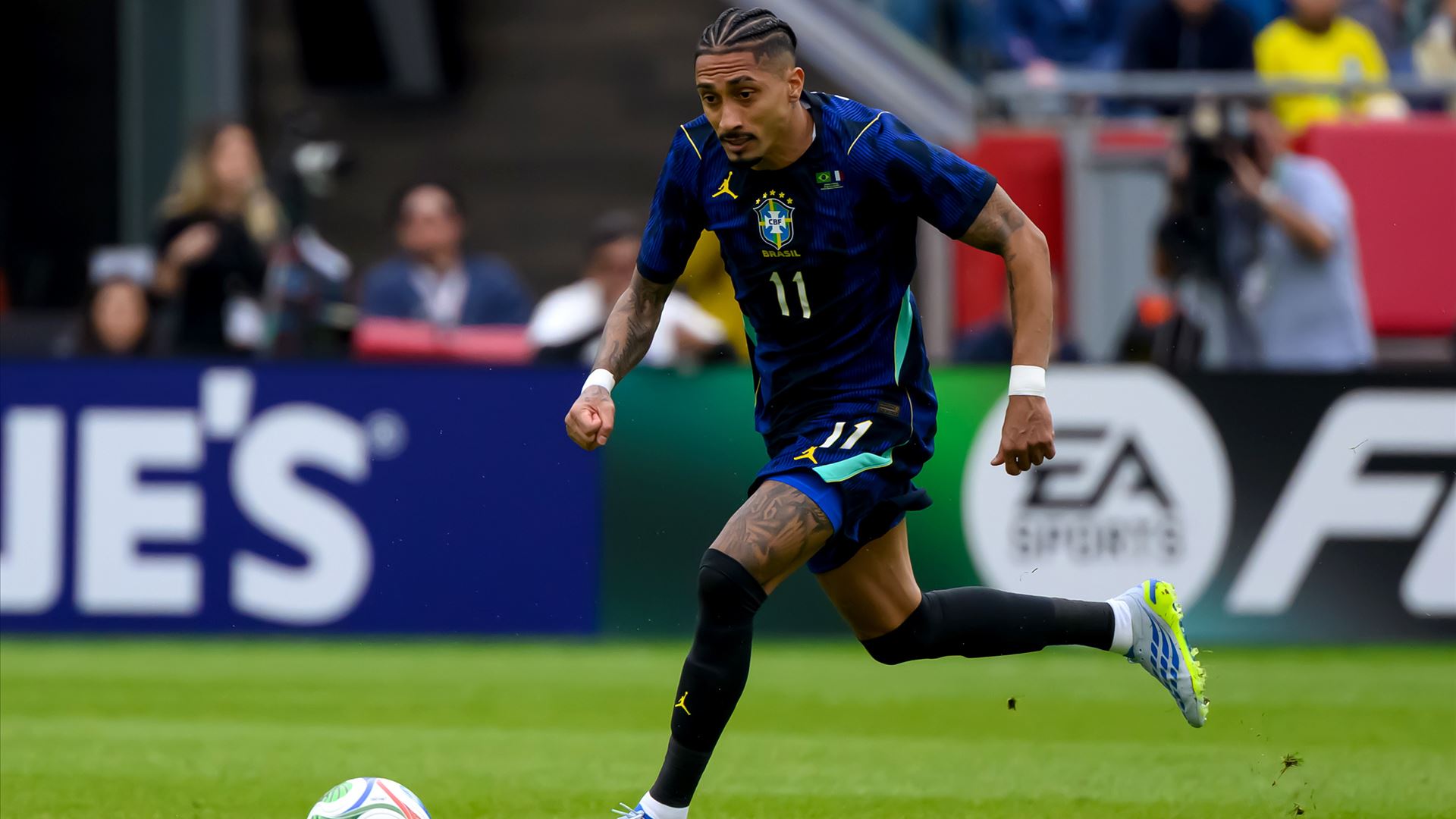 Raphinha lesiona-se pelo Brasil e desfalca Barcelona