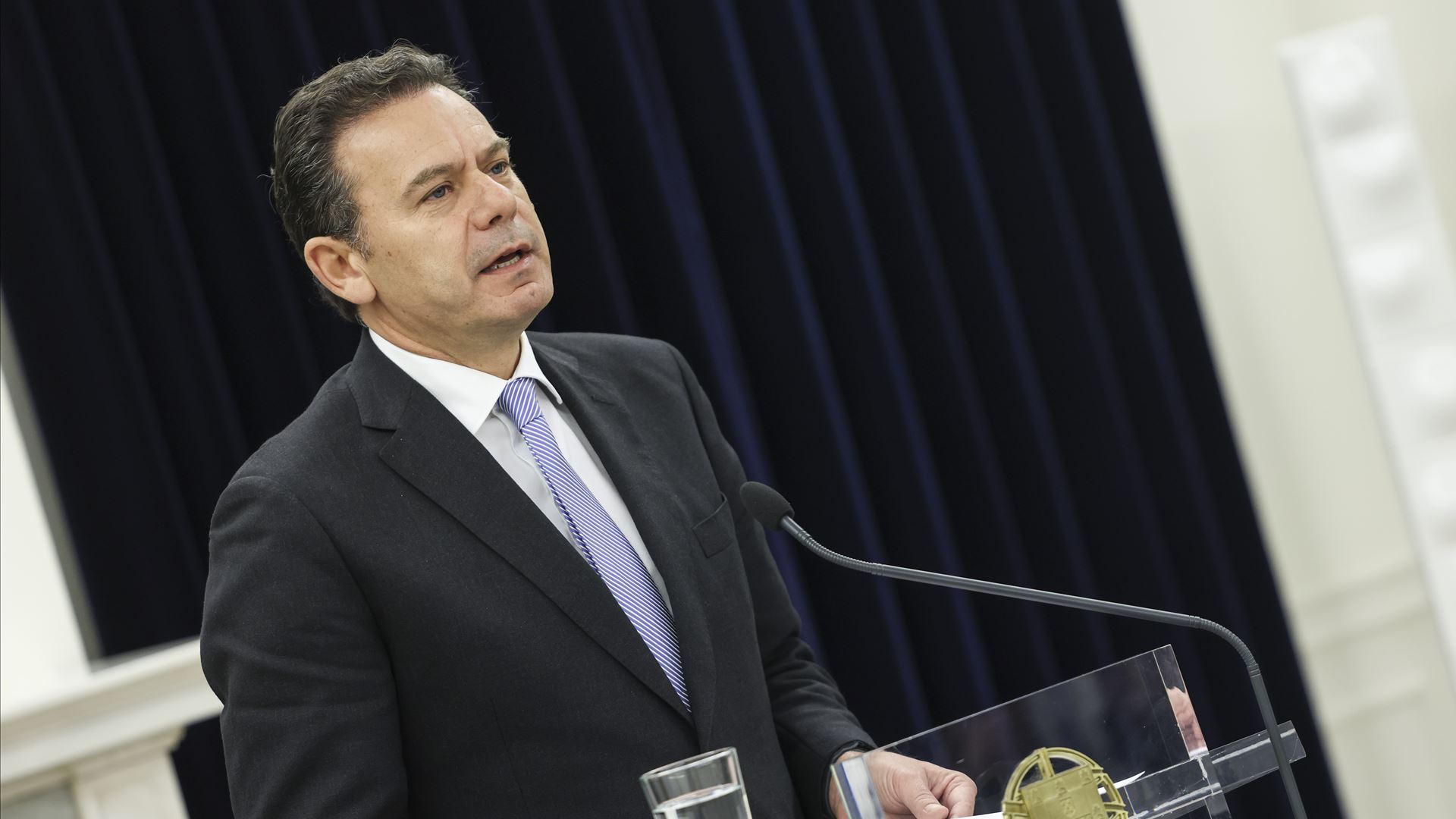 Governo aprova novos apoios aos combustíveis que diz custarem 