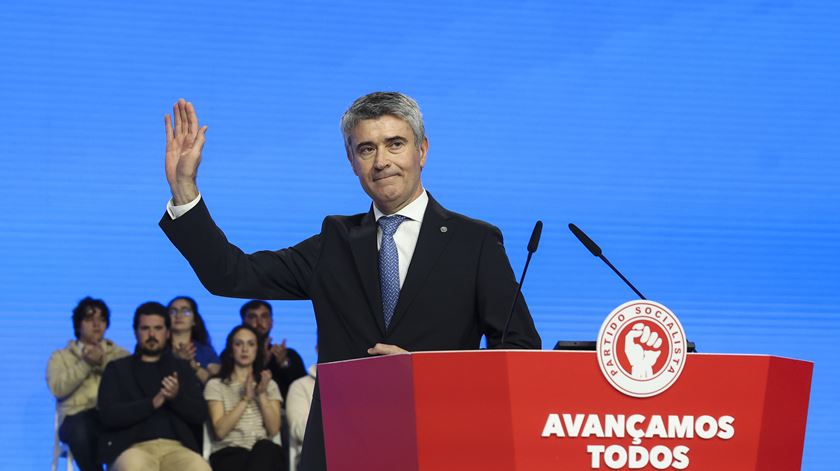 Carneiro não queima pontes: "Estamos disponíveis para convergir com o Governo" Carneiro não queima pontes: "Estamos disponíveis para convergir com o Governo"