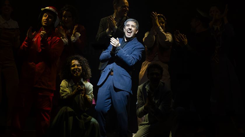 "Já só nos resta rir". Musical sobre Sócrates estreia no Tivoli "Já só nos resta rir". Musical sobre Sócrates estreia no Tivoli