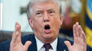 Trump "proíbe" Israel de atacar o Líbano e quer que EUA recuperem urânio do Irão