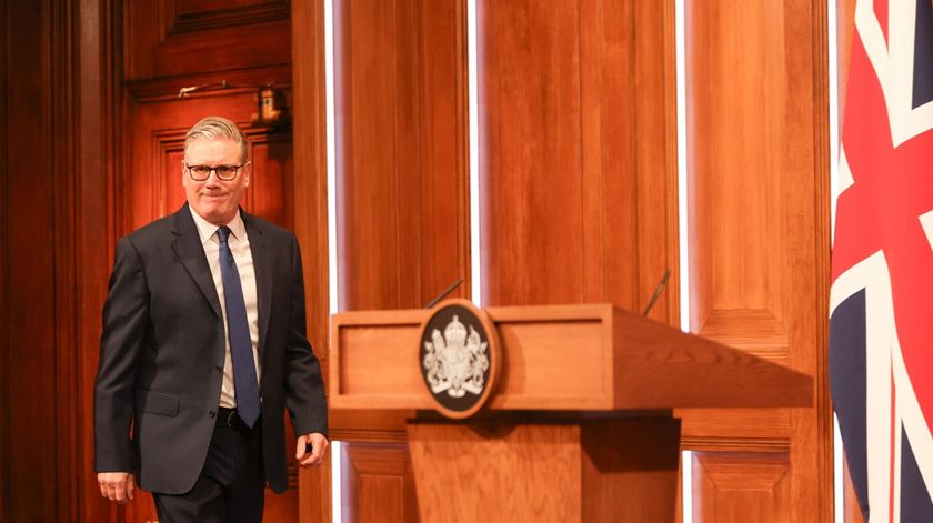 Starmer quer aproximação à UE: "Não vou mudar a minha posição sobre a guerra"