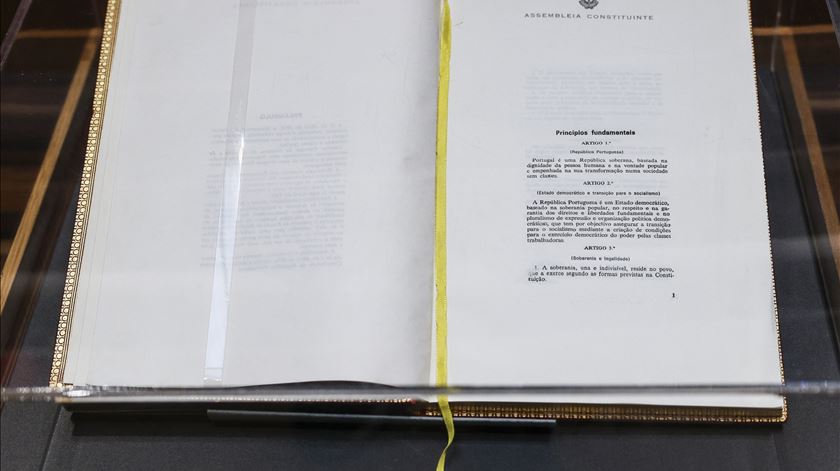 PSD não vai a jogo e chumba as propostas de revisão constitucional do Chega