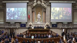 50 anos depois a Constituição ainda divide. “Processo contra-revolucionário” em curso e o voto contra “corajoso”