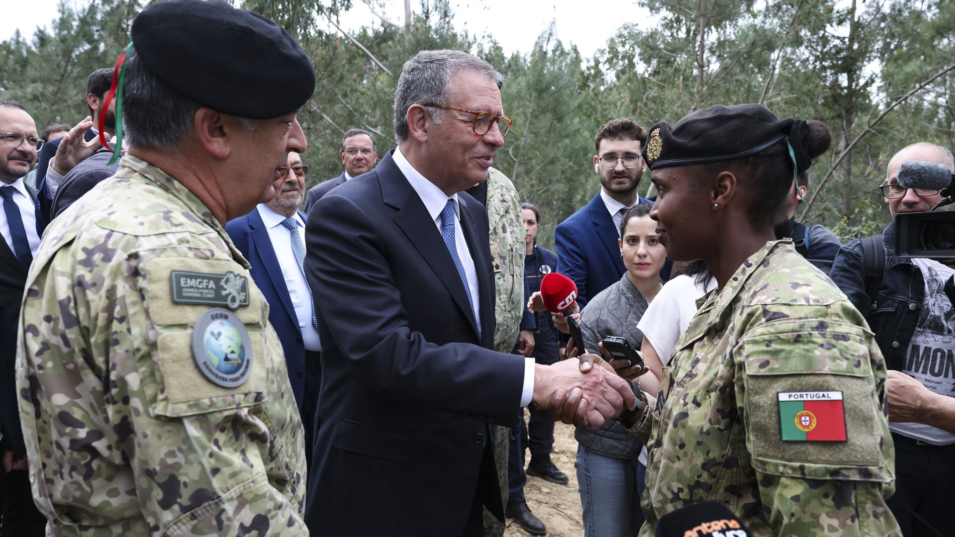 MAI junta-se a Seguro na visita às forças de segurança em Tomar