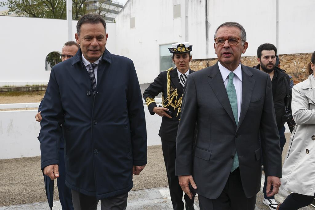 Seguro e a terceira volta das presidenciais. A pressão a Montenegro em dia de reunião semanal