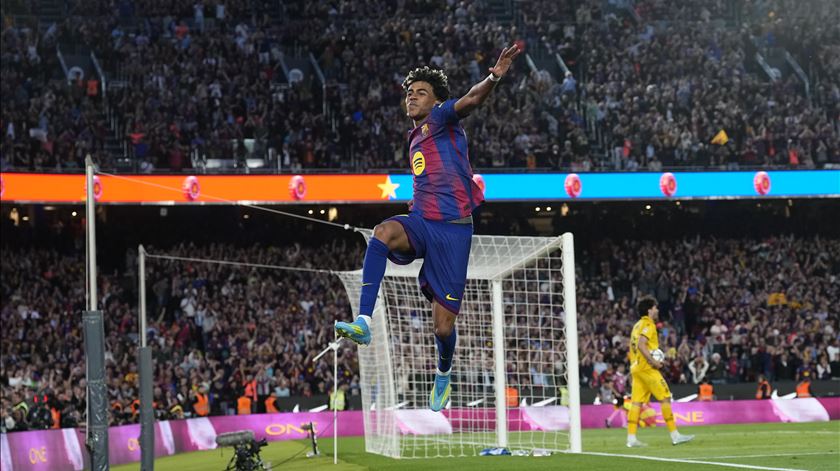 Campeão no clássico? Penta? Fim do jejum? Faça as contas do título de Espanha, França e Inglaterra