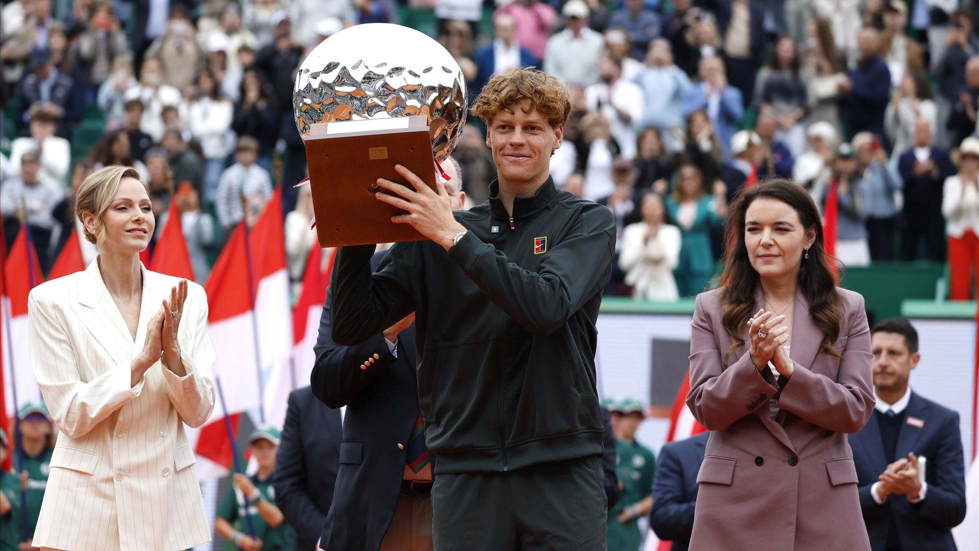 Sinner vence Alcaraz e “rouba-lhe” primeiro lugar no ranking