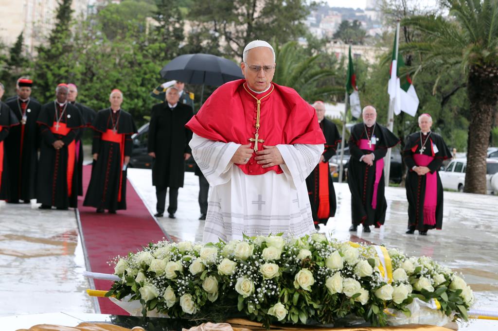 O primeiro dia do Papa na Argélia."O vosso viver unidos e em paz é um grande sinal" O primeiro dia do Papa na Argélia."O vosso viver unidos e em paz é um grande sinal"