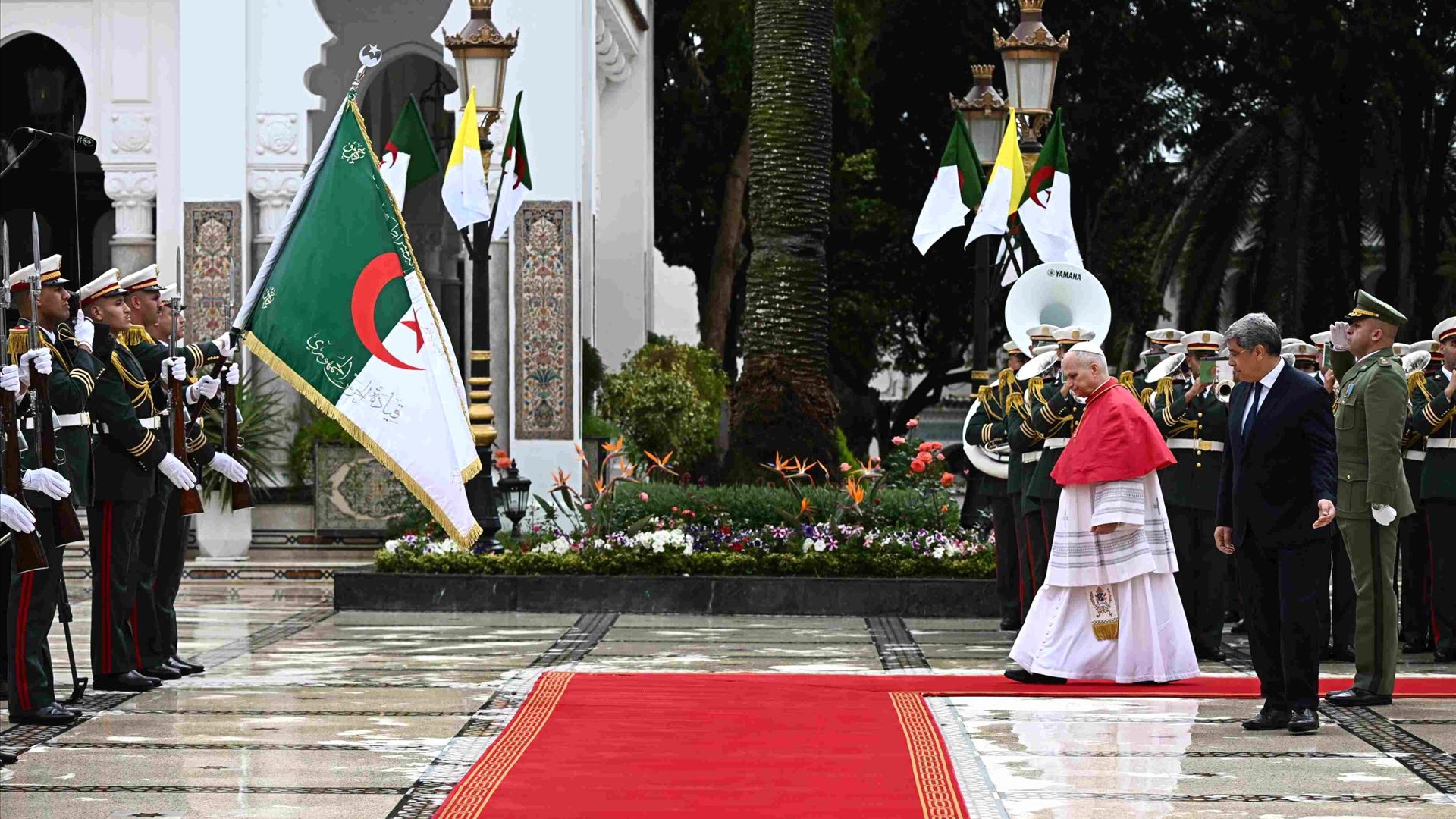 ? Em direto. Papa Leão visita a Grande Mesquita de Argel