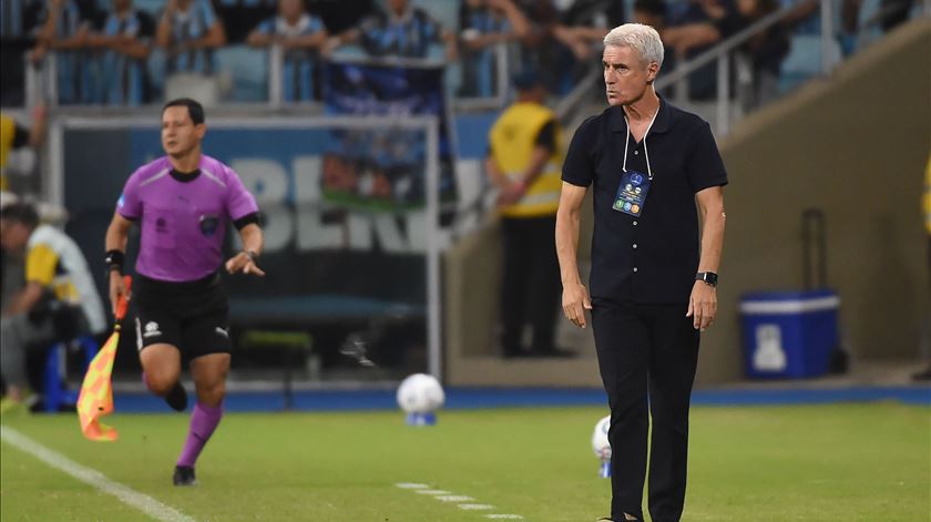 Grêmio de Luís Castro vence na Argentina para Sul-Americana