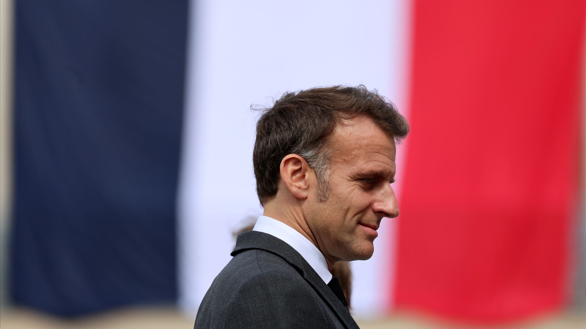 Macron defende proibição de acesso de menores às redes sociais