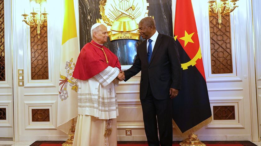 Leão XIV fala em português  em Angola: “Não temais  as divergências, nem extingais  as visões”