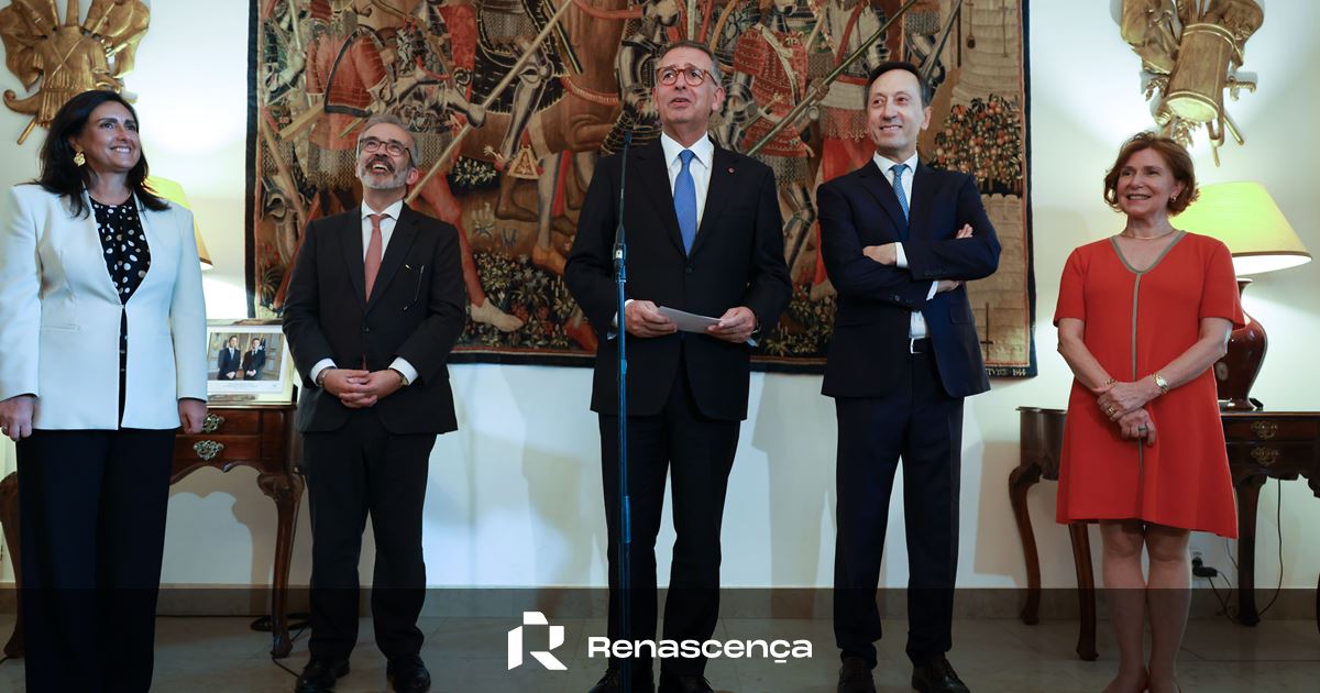 Seguro asks young people in Madrid not to “give up” on Portugal and wants “improvements” in salaries - Renascença