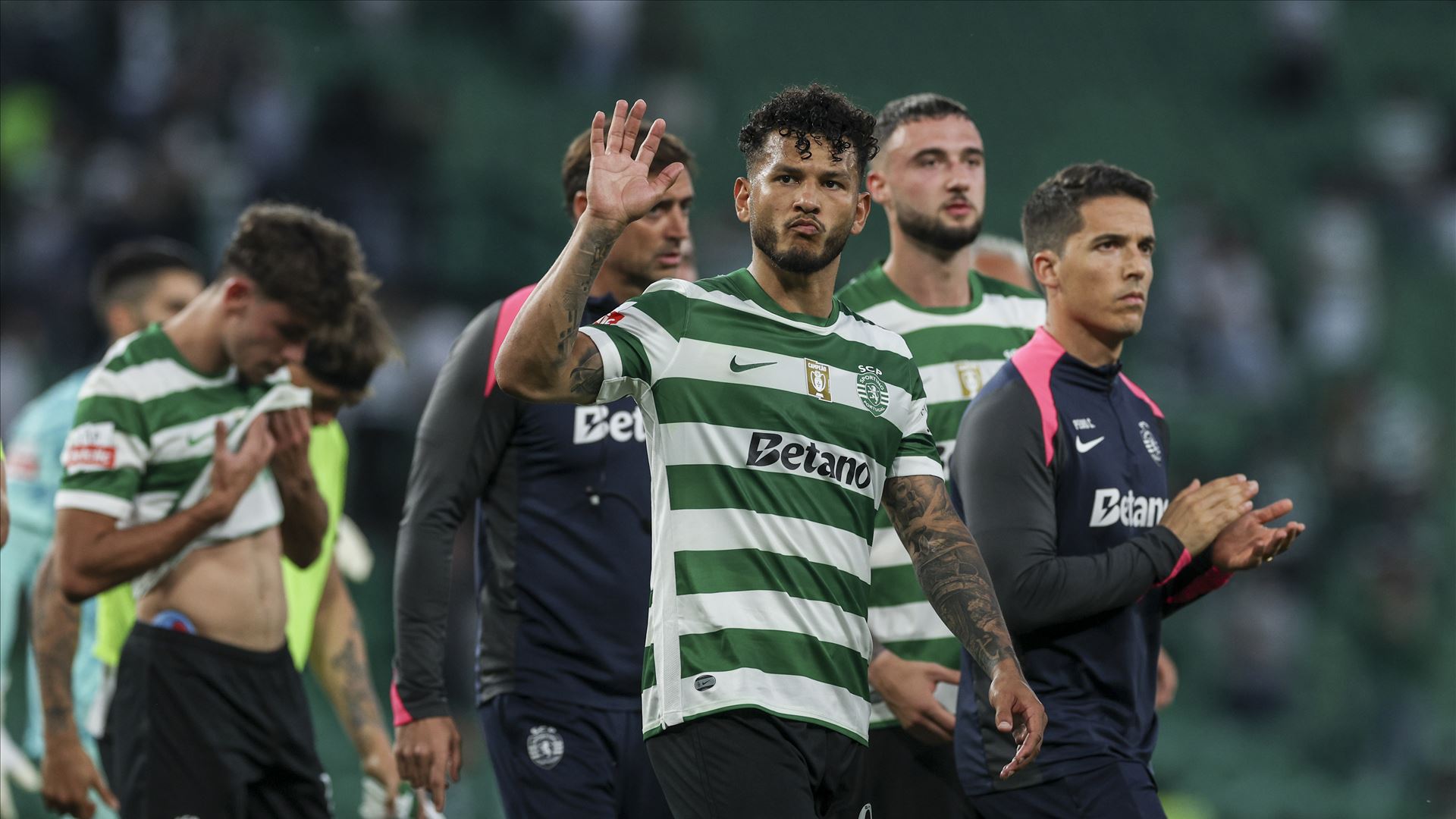 Luis Suárez pediu para ir à flash interview: “Quero pedir desculpa aos adeptos, não mereciam esta tristeza