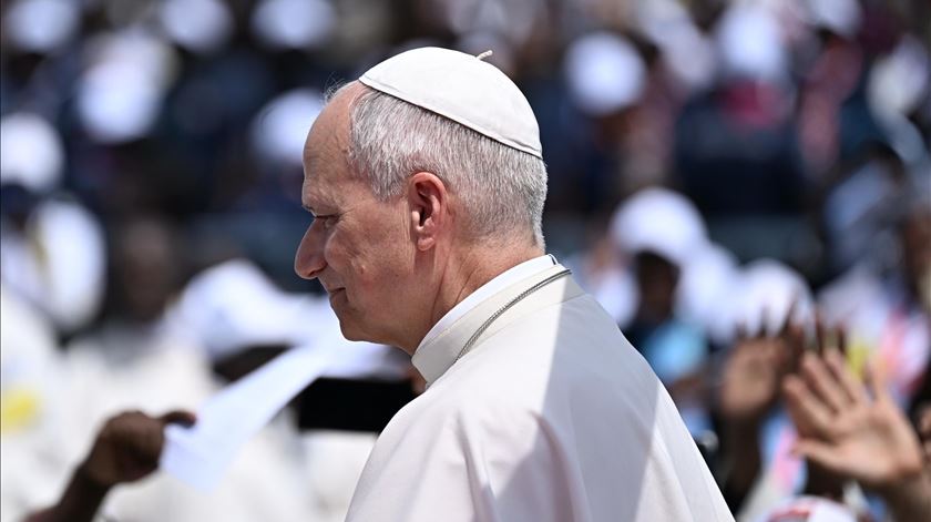 Papa diz que prioridade no Irão é “evitar mortes inocentes” e não mudança de regime Papa diz que prioridade no Irão é “evitar mortes inocentes” e não mudança de regime