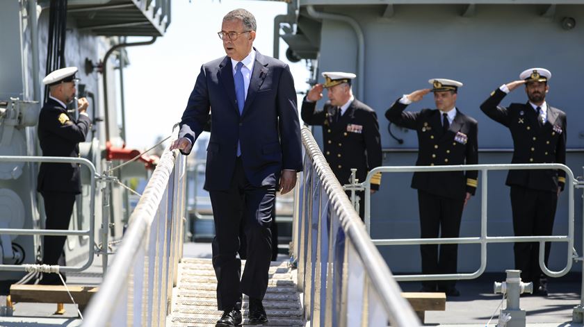 Seguro chegou de lancha ao Alfeite para primeira visita à Marinha