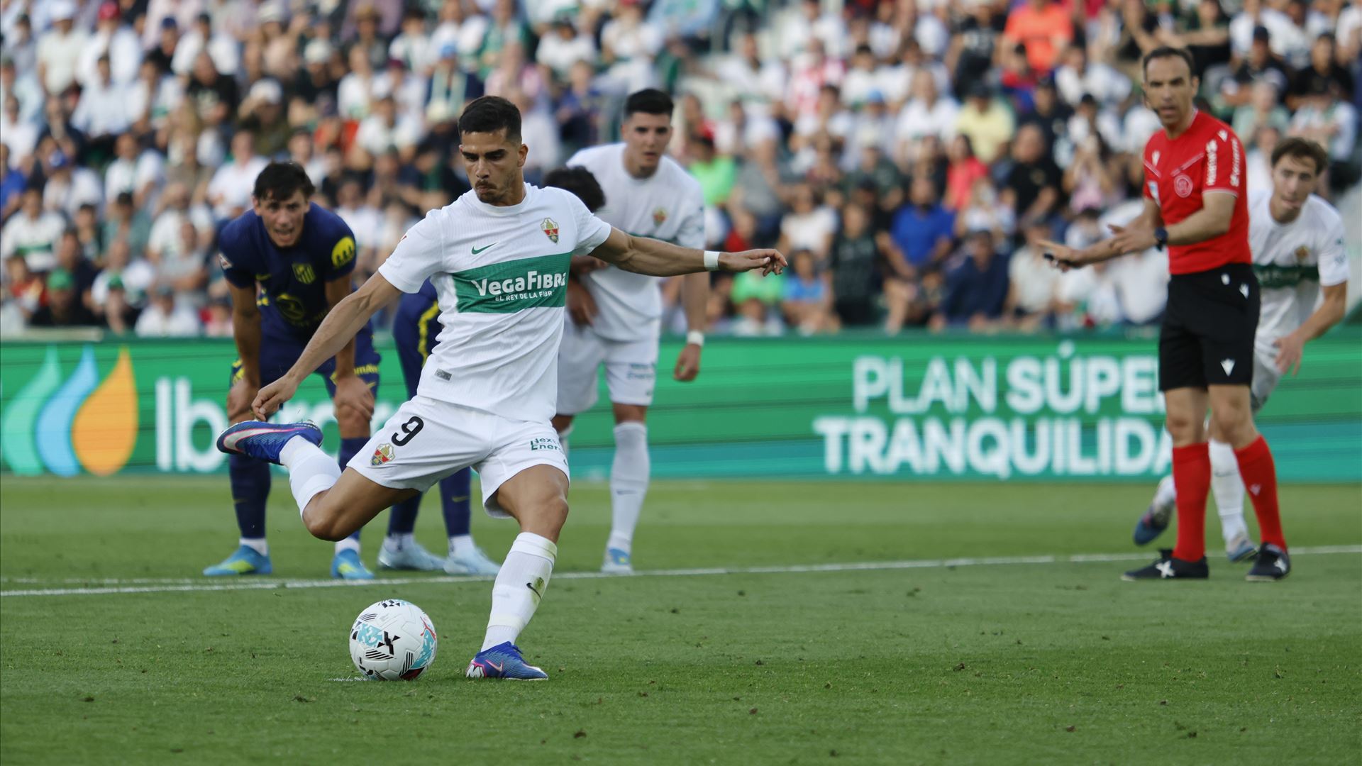 André Silva bisa contra Atlético Madrid