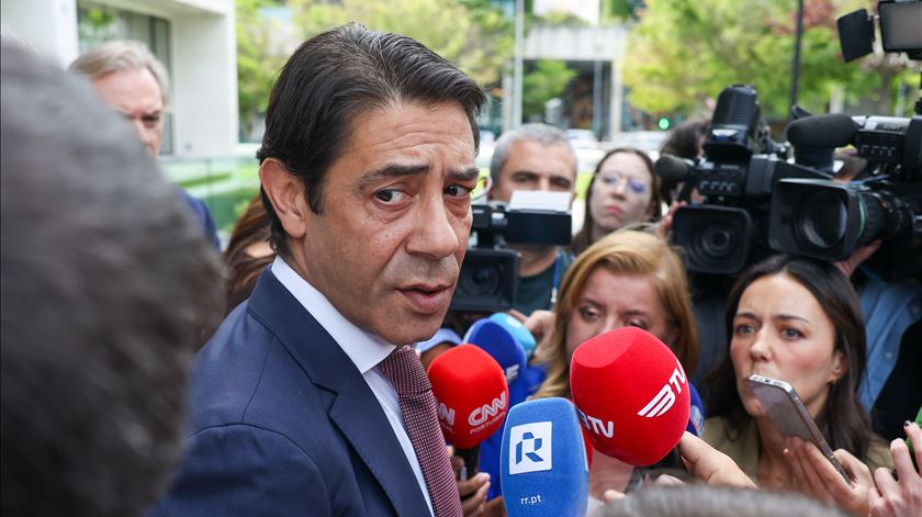 “És um ladrão”. Rui Costa suspenso por 25 dias por insultar árbitro
