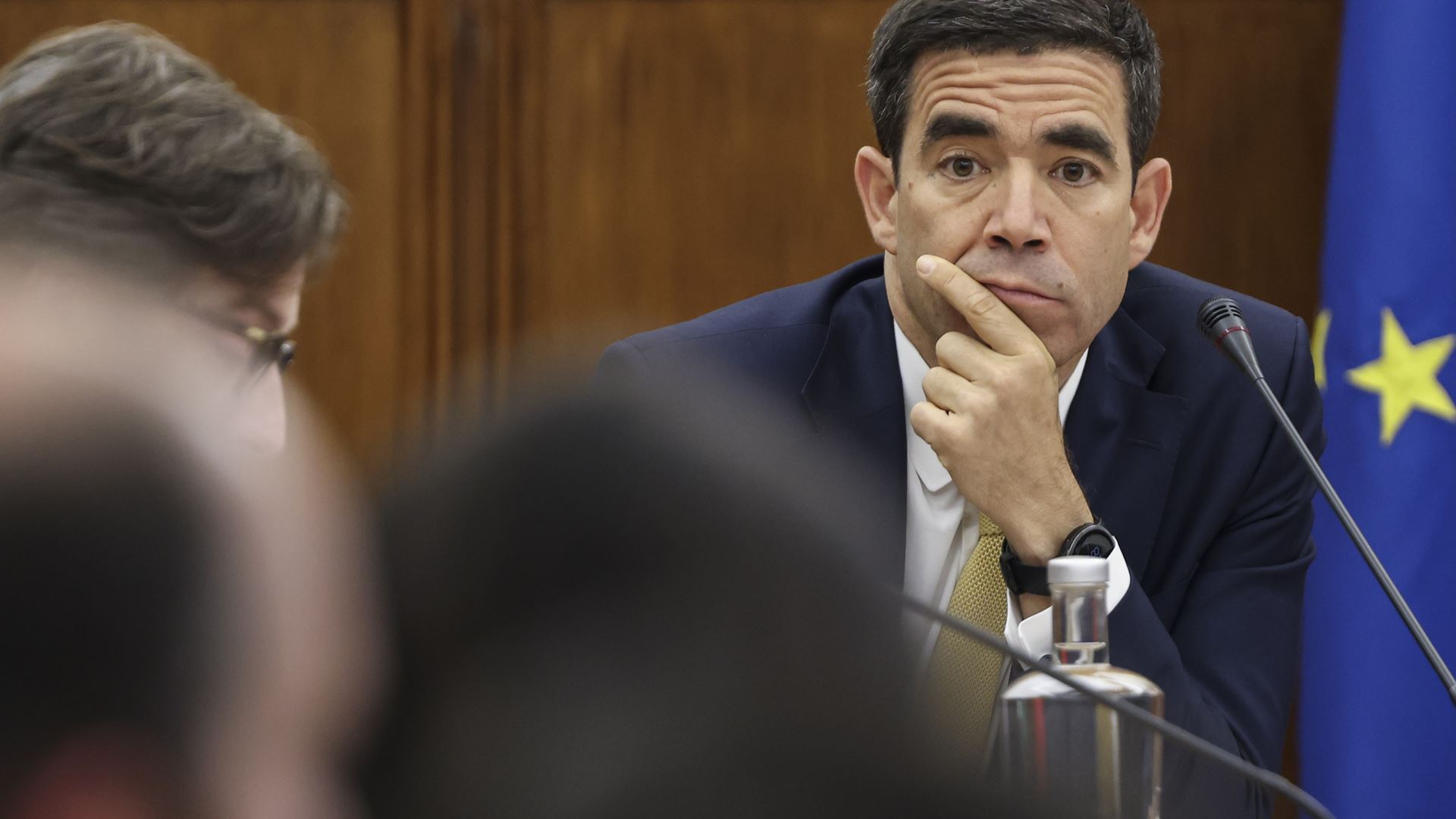 Leitão Amaro admite que Governo não tinha planeamento específico, mas aprendeu com 