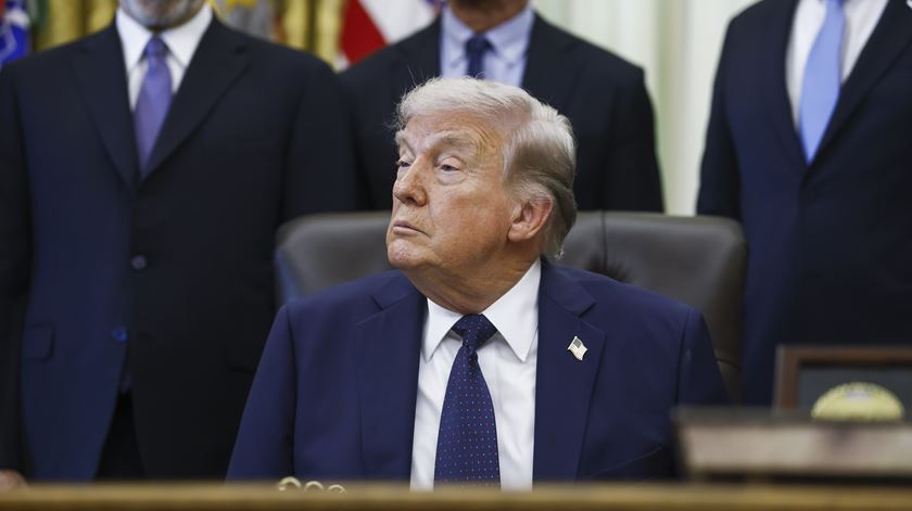 Guerra no Irão. Senado dá primeiro passo para limitar poderes de Trump