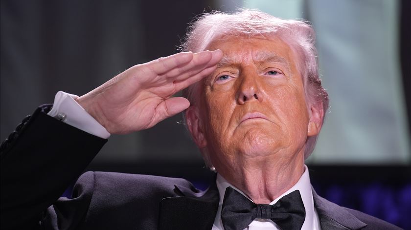 Ormuz. Donald Trump anuncia suspensão temporária do "Projeto Liberdade"