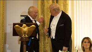 Trump levanta tarifas ao uísque britânico "em honra" de Carlos III