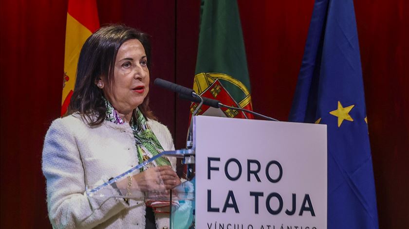 Ministra da Defesa de Espanha: "Não aceitamos lições de ninguém sobre a NATO"