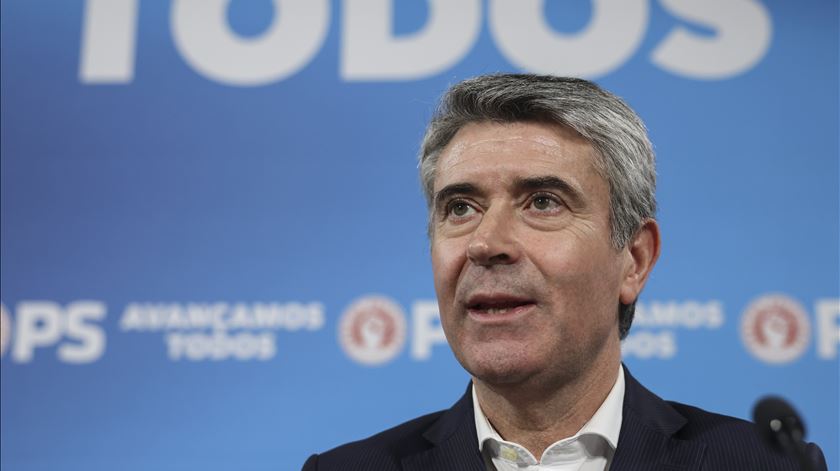 Carneiro diz que Governo "perdeu a credibilidade" na negociação da reforma laboral