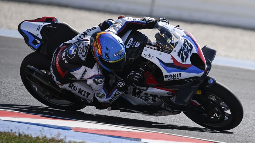 Miguel Oliveira levado para o hospital após queda na Superpole