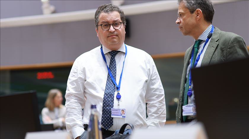 Bruxelas dá luz verde: Governo vai taxar os lucros extraordinários das empresas de energia
