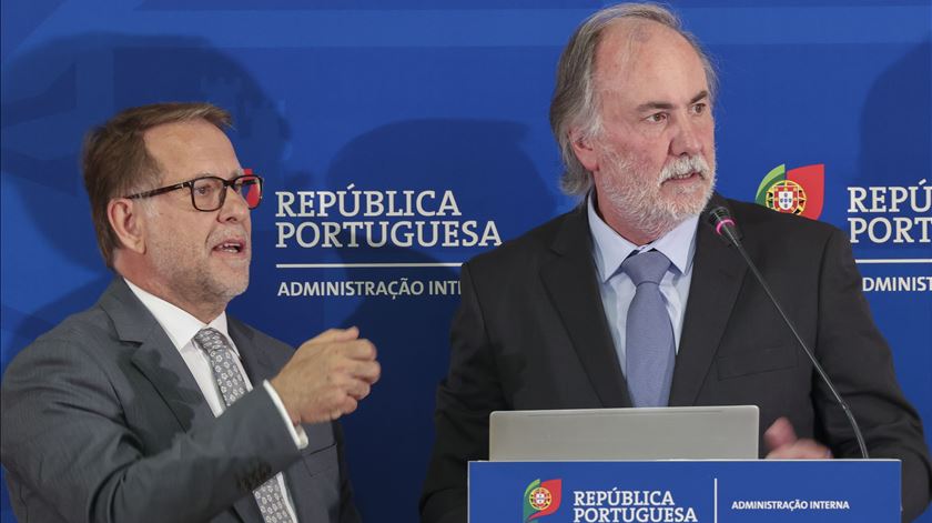 Emails contradizem MAI sobre demissão de António Pombeiro e polémica na SIRESP