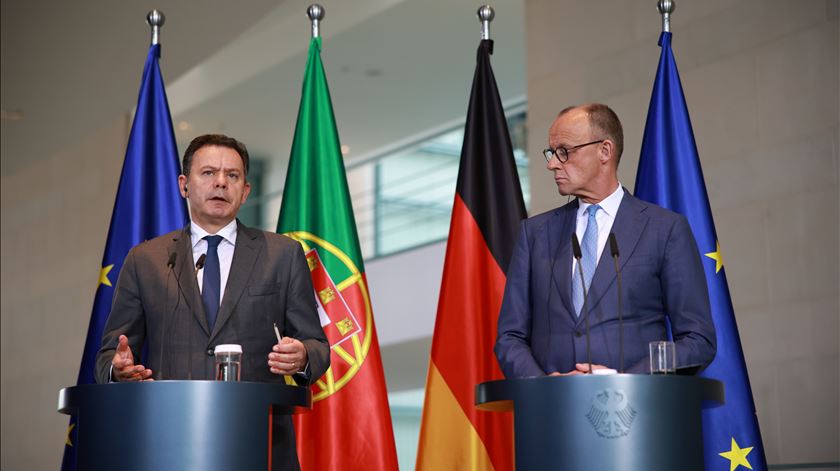 Montenegro: "Aquilo que o Irão está a fazer é absolutamente inaceitável"
