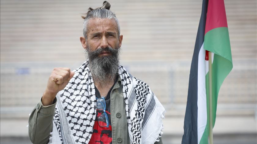 Ativista português na flotilha diz ter sido torturado por Israel