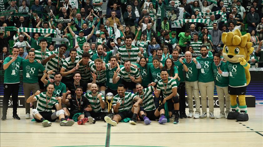 Sporting bicampeão de voleibol