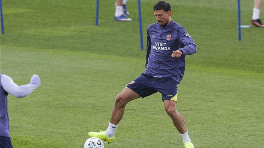 Lenglet, o substituto de Otamendi no Benfica?