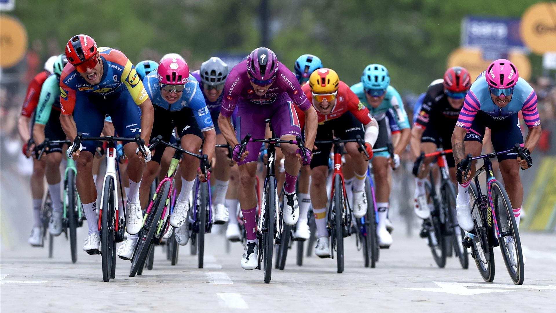 Paul Magnier bisa ao sprint no Giro