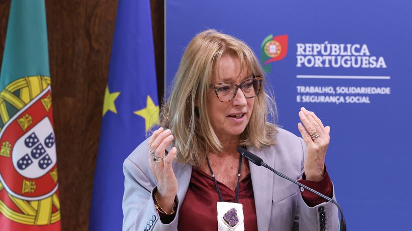 Ministra do Trabalho diz que há "mais vida" além da reforma laboral