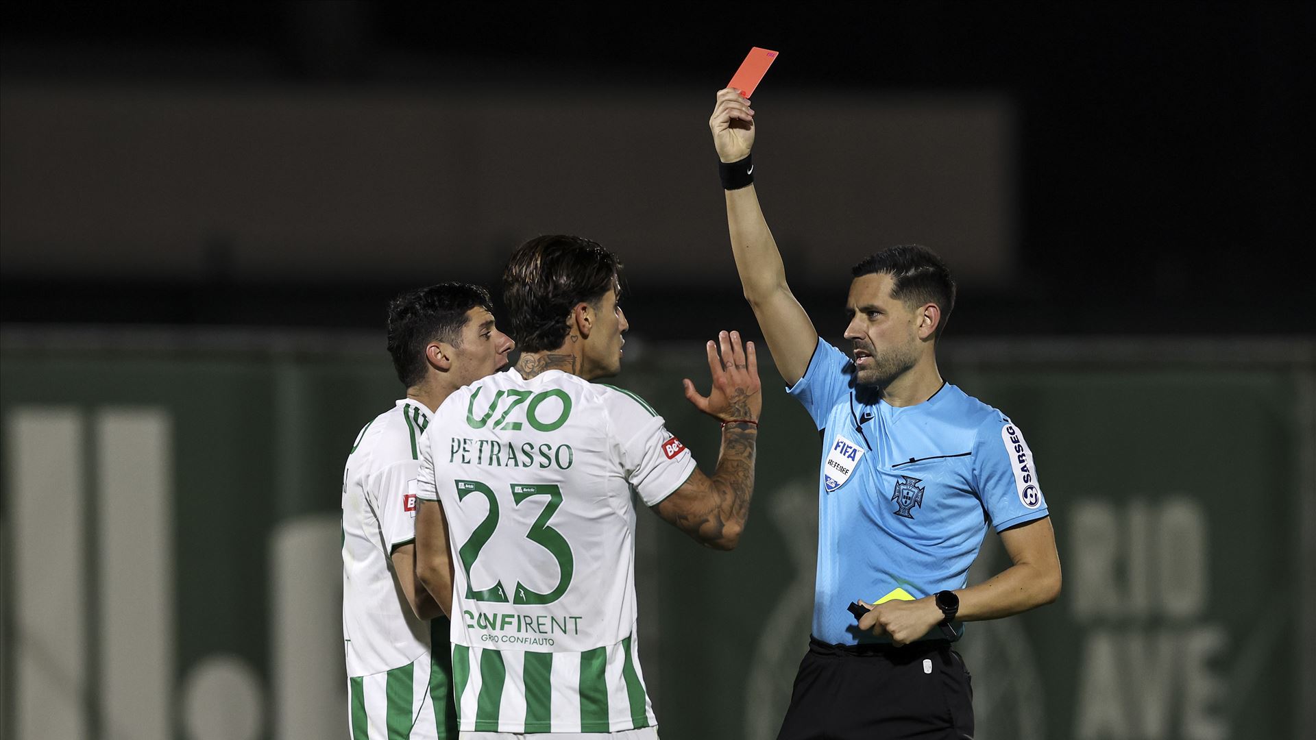 Nota 4 para João Gonçalves. 