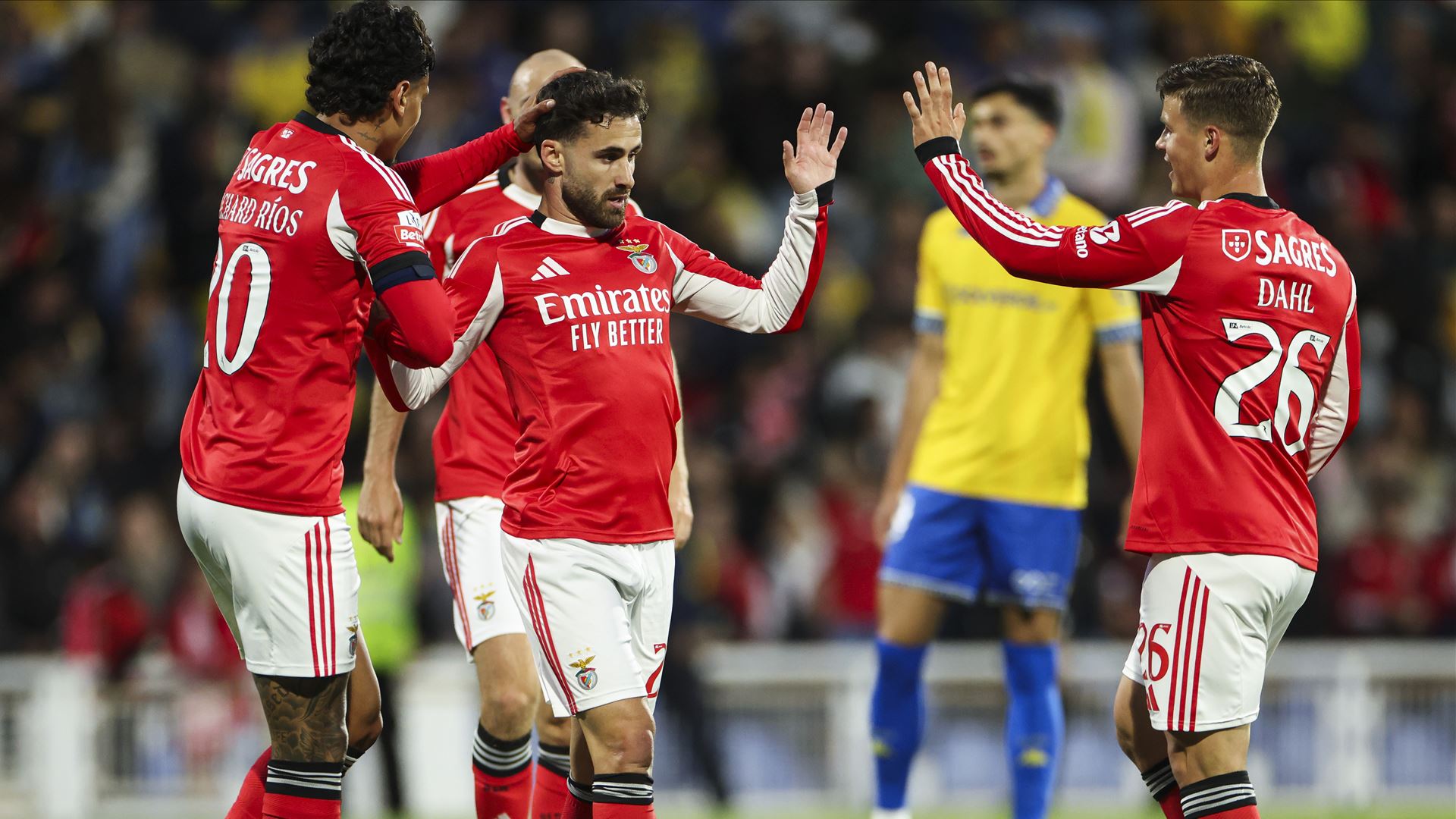 Até à próxima, Champions. Benfica vence no Estoril mas vai à Liga Europa