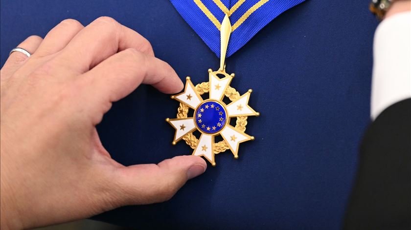 Cerimónia de entrega da Ordem de Mérito Europeia no Parlamento Europeu, em Estrasburgo. Foto: Sebastien Bozon/EPA