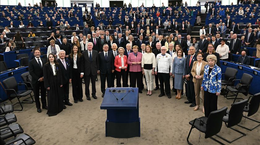 Cerimónia de entrega da Ordem de Mérito Europeia no Parlamento Europeu, em Estrasburgo. Foto: Sebastien Bozon/EPA