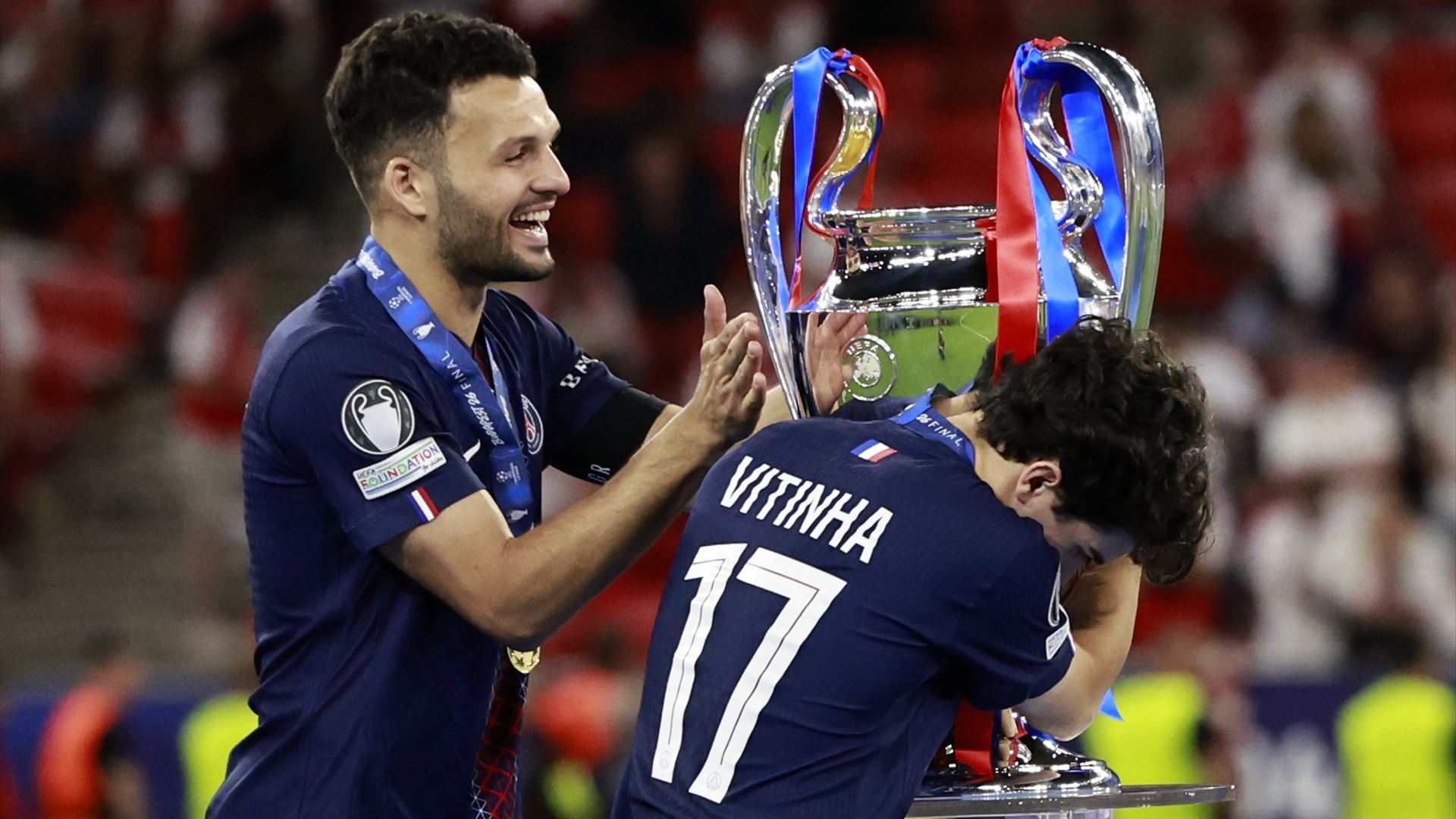 Vitinha. 