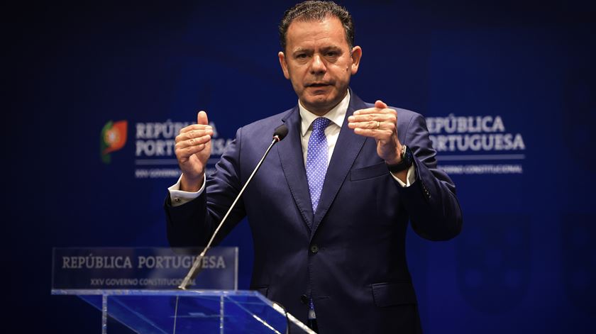 Montenegro diz que Portugal tem "a obrigação de não estar à espera de fundos para se desenvolver"