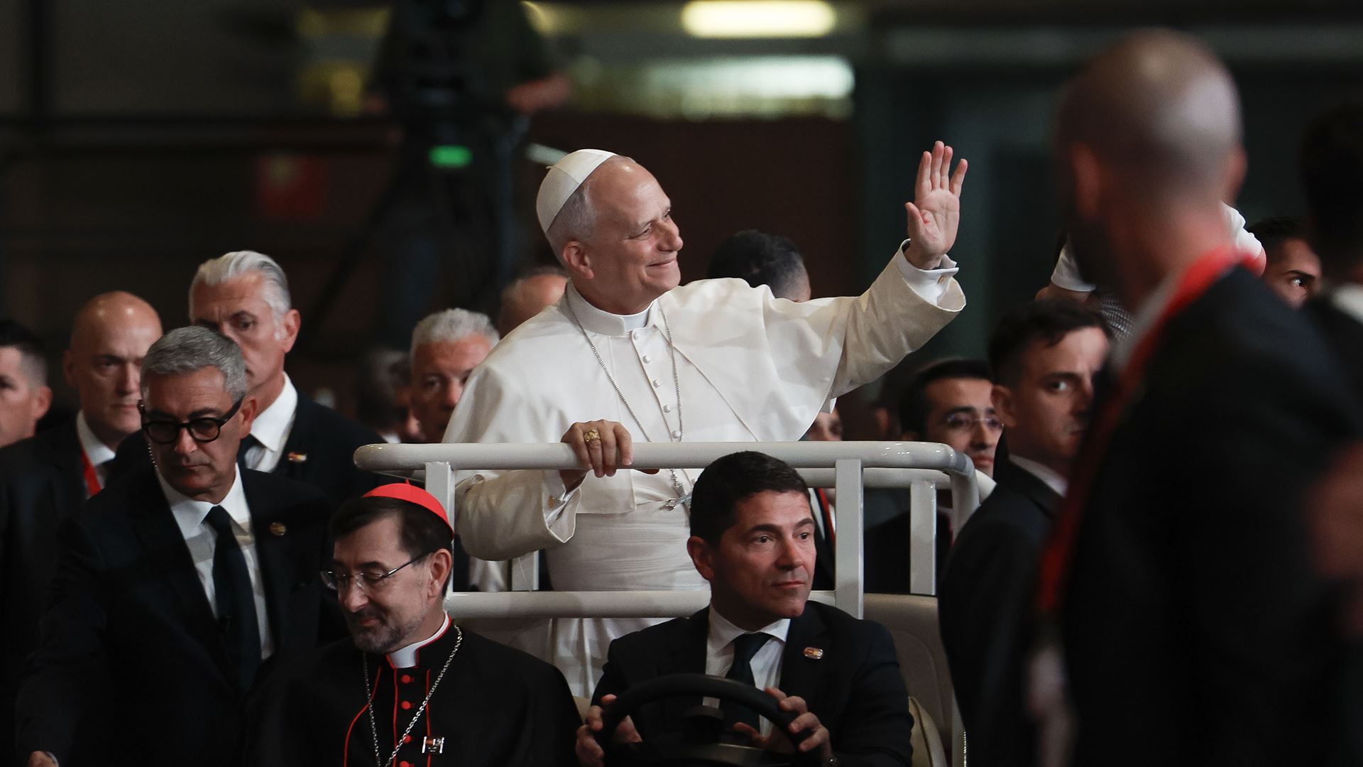 Papa despede-se de Madrid num encontro com voluntá