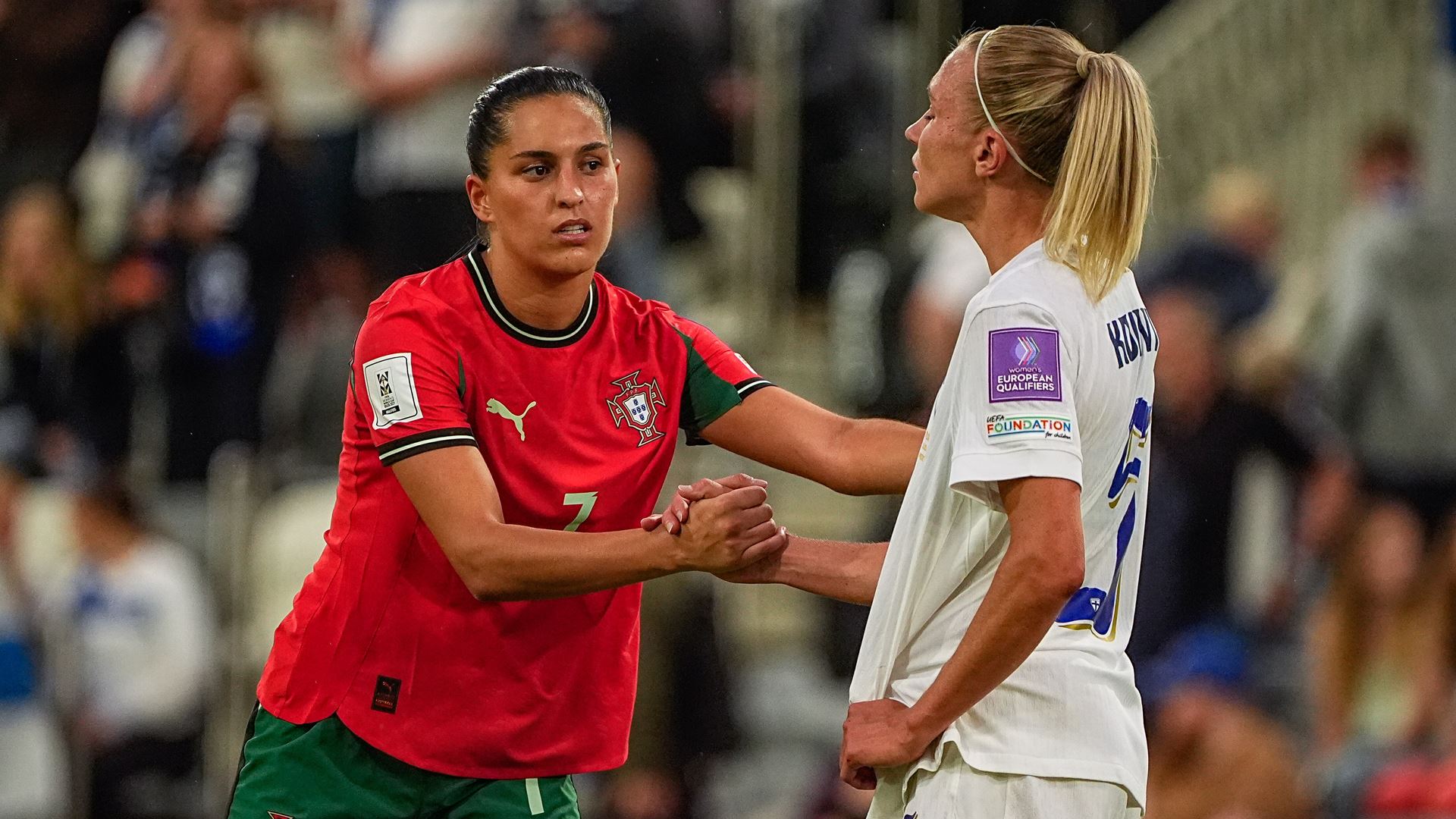 Seleção feminina perde na Finlândia, mas regressa à elite da